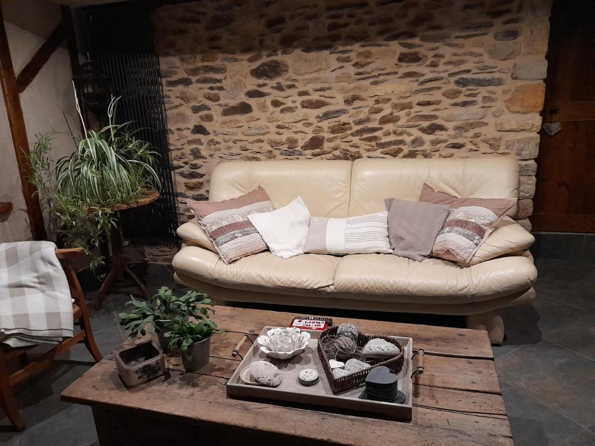 Les Hotes Du Lac, Chambres Et Tables D'Hotes Mandailles  Exteriör bild