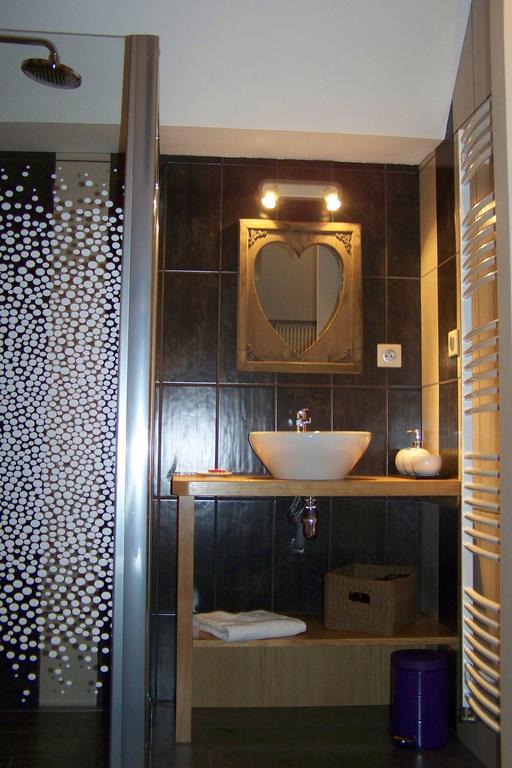Les Hotes Du Lac, Chambres Et Tables D'Hotes Mandailles  Rum bild