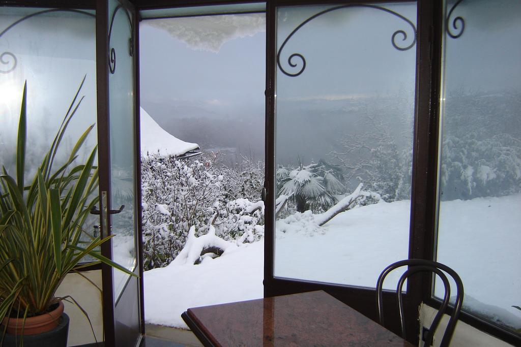 Les Hotes Du Lac, Chambres Et Tables D'Hotes Mandailles  Exteriör bild