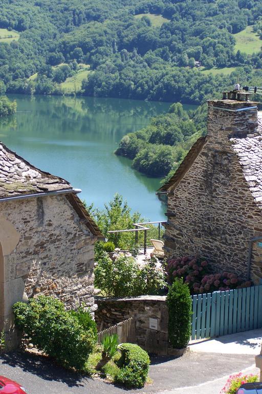 Les Hotes Du Lac, Chambres Et Tables D'Hotes Mandailles  Exteriör bild