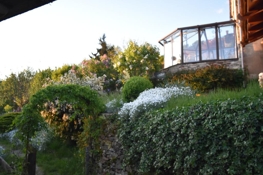 Les Hotes Du Lac, Chambres Et Tables D'Hotes Mandailles  Exteriör bild