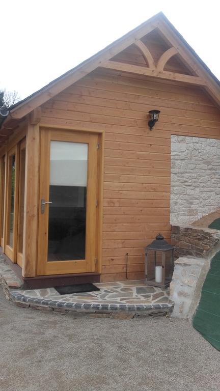 Les Hotes Du Lac, Chambres Et Tables D'Hotes Mandailles  Exteriör bild